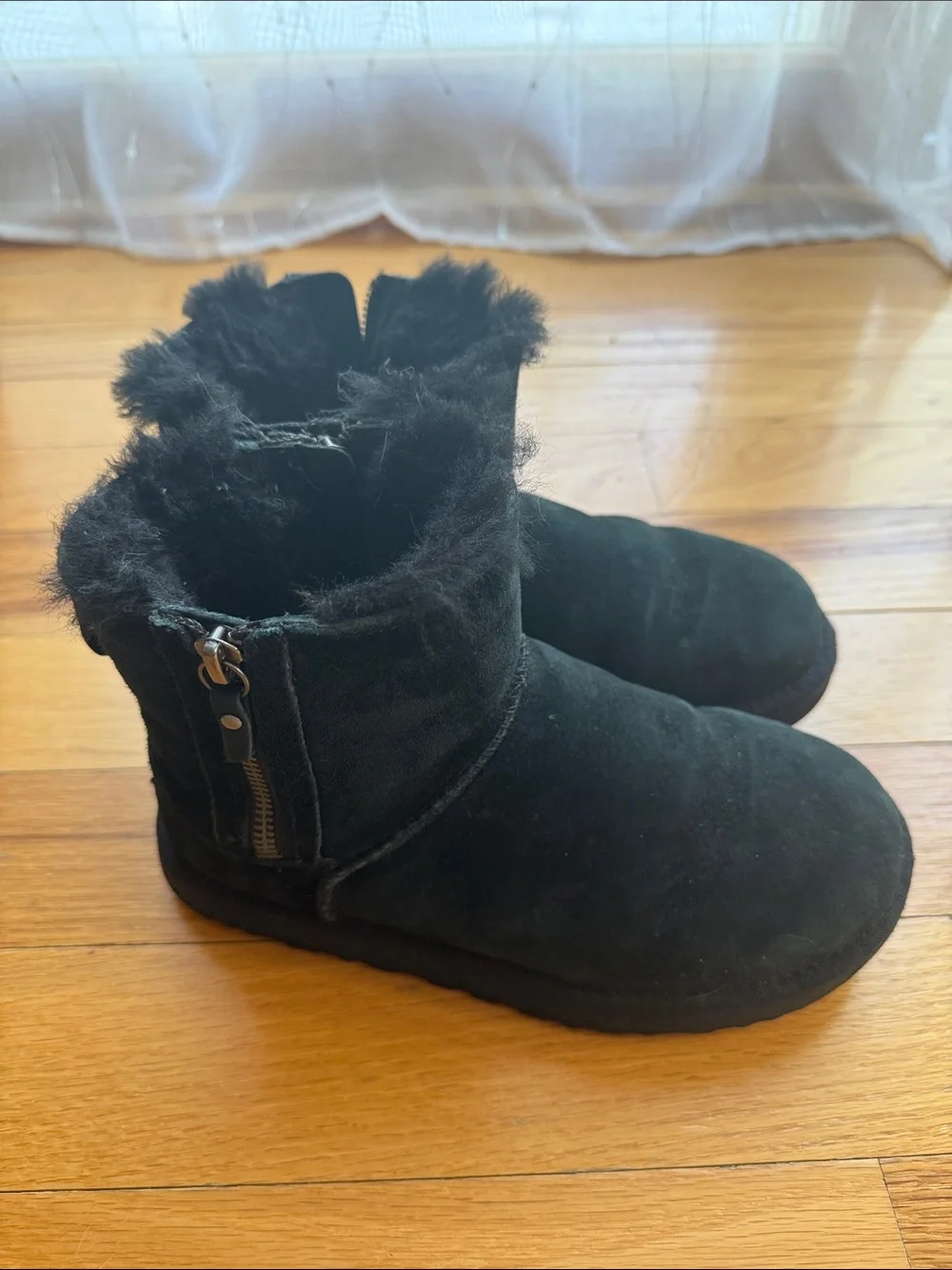 UGG classic short